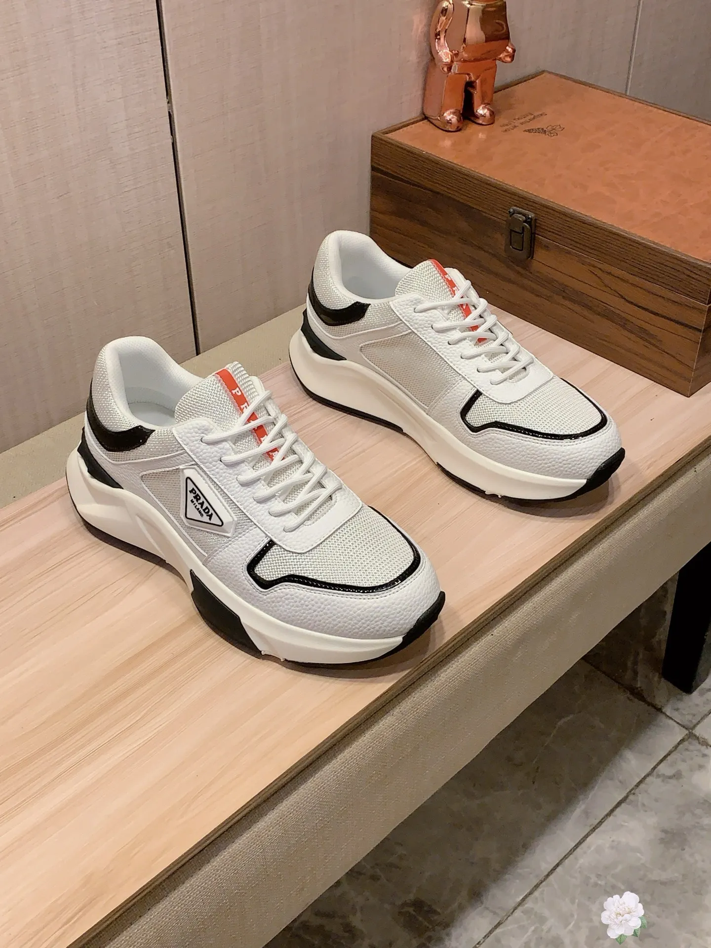 Men's men's shoes💰460💰💰🎩🎩[Lightning][Lightning] "PRADA*" The latest and most popular casual shoes, top brand [seduce] luxury ~ purchasing agency, top ~ quality. [Strong] The upper is made of imported breathable cowhide with material ➕ breathable sheepskin lining (•) and fine workmanship. The original stylish and stylish soft rubber wear-resistant and non-slip outsole is light and comfortable on the feet. The real thing looks better when photographed in real life. No. 143: Code: 38-44, 45 can be customized, 3️⃣ colors are available